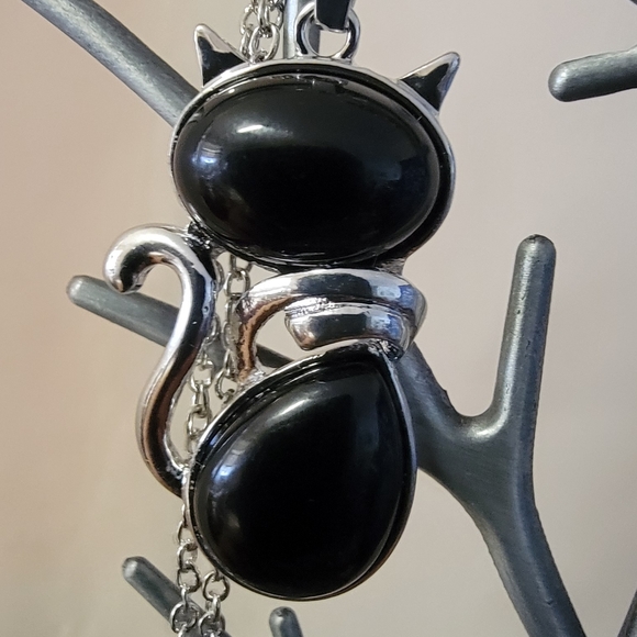 NEW* 2 CAT pendants. 1 Rhinestone cat brooch, 1 Black Onyz Cat pendant/necklace. - Picture 3 of 6